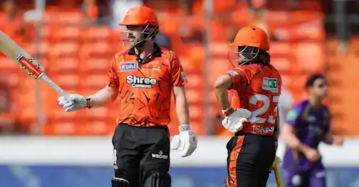 CricUniverse7's tweet photo. Big 🚨 Breaking
#SRH all out on 165/10 in 19 Overs.
#Travis_Head top scorer of brilliant 61(28) .
This is his 10th IPL #FIFTY.
V. Chakarvarty took 3/36
#SRH at one stage 105/1 in 9 Overs.
So #KKR done excellent come back.
#SRHvKKR #GTvPBKS #IPL2026 #MUNLIV https://t.co/n4xofOczhq