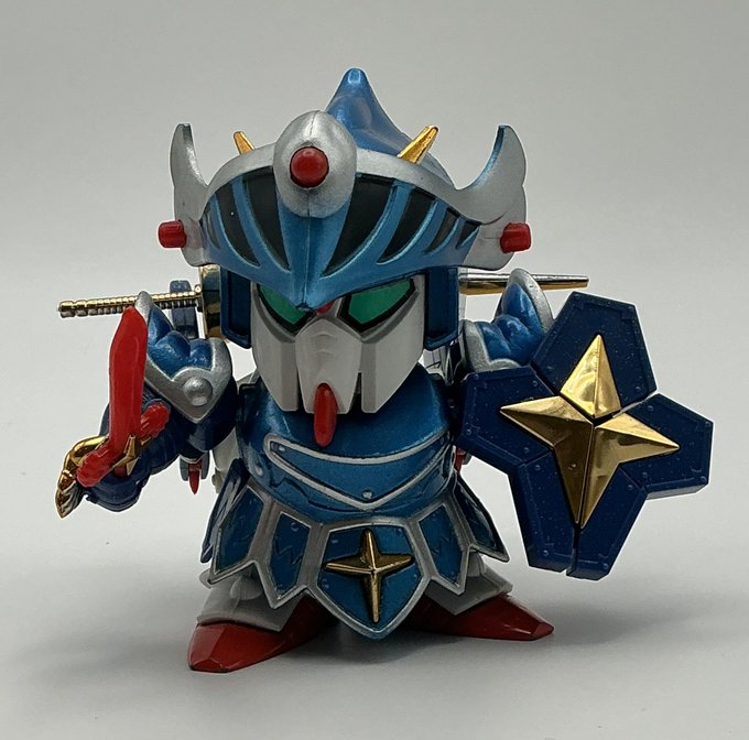 FA騎士ガンダム! この時代に完品が手に入って本当に嬉しい… 個人的に旧元祖最高傑作の1体だと思います 塗装済みパーツ…ダイキャストのずっしりした重み…メッキ… 豊富なギミック…余剰パーツなし…全てが素晴らしい… 復刻するなら絶対これがくると思ってた…