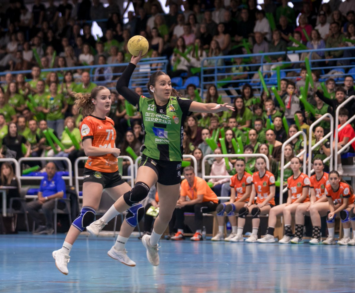 beti_onak's tweet photo. 𝗦𝗘𝗖𝗧𝗢𝗥 #CDEJuvenilFemenino | #GrupoB 
📍Villava-Atarrabia | Jornada  3⃣ | Final
#Replasa @beti_onak 30 🆚 @KukuEskubaloi 20
El Beti-Onak estará en el 🔝8⃣ en la Final del #CDEJuvenil. Zorionak!!! https://t.co/aF8V5SDKI0