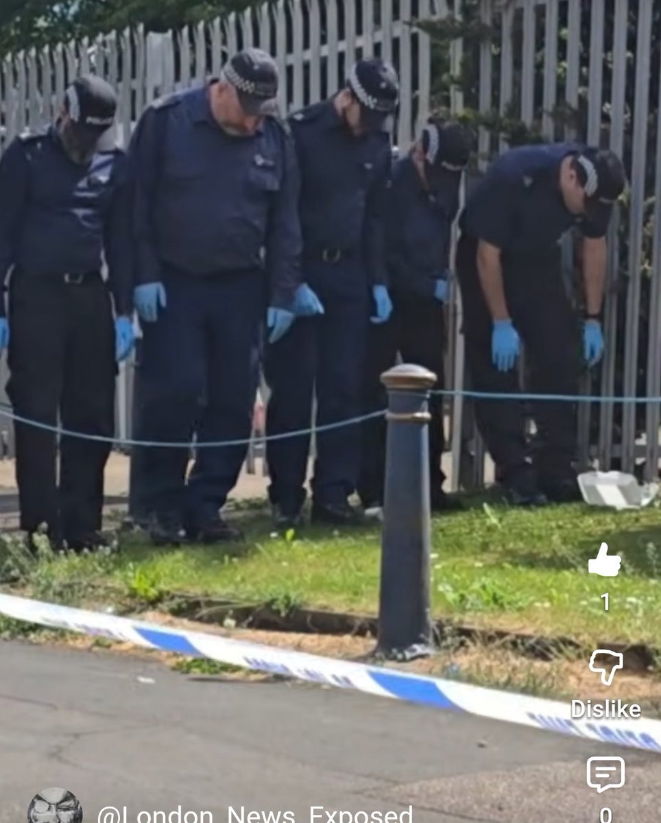 Big_Bro_News's tweet image. Forensic officers and specialist search teams continue work after Brixton drive-by shooting youtube.com/shorts/OFm2Q3Y…

#BreakingNews
#Brixton
#ColdharbourLane
#DriveByShooting
#Barbecue
#SouthLondon
#MetPolice
#LondonCrime
#GunViolence
#CrimeScene
#PoliceInvestigation
#PublicSafety