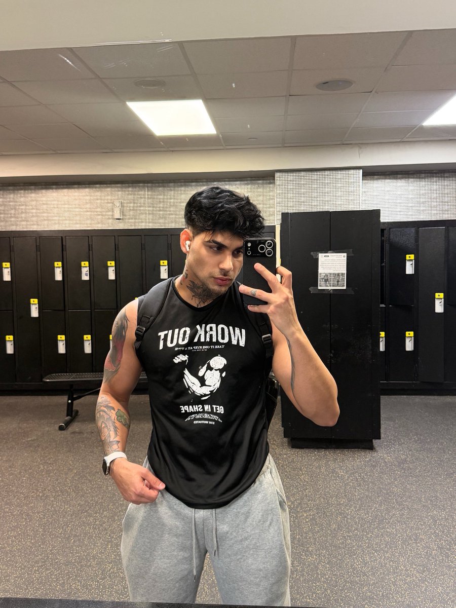 fitby_joe's tweet image. Building the best version of me, one repetition at a time. 💪🏻✨ Discipline, perseverance and focus... the results speak for themselves. I don’t compete with anyone, only with myself. #gymlife #fitnessmotivation #workoutmood #disciplina #constancia