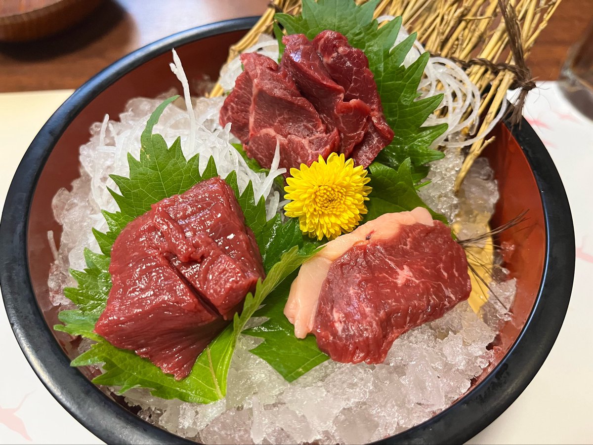 さも tweet media