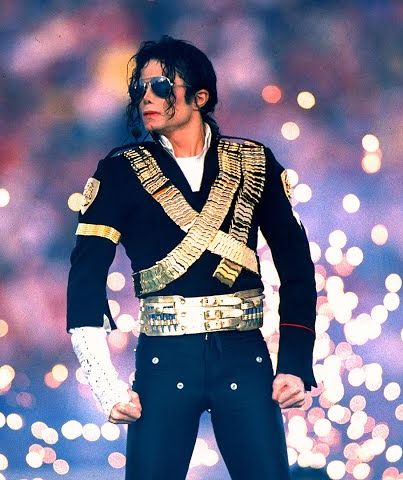 ¿Cual fue el prime absoluto de Michael Jackson?

¿El MJ negro de la era BAD o el MJ Blanco de la era Dangerous?

Para mi sin duda el MJ Blanco que podía quedarse estático por minutos y enloquecer con el puro aura