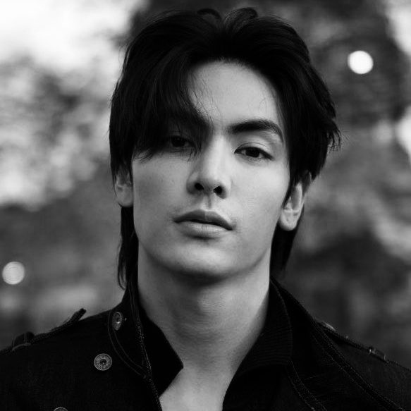 notexale's tweet photo. ; joongdunk au

𝓐 𝓡𝓮𝓪𝓼𝓸𝓷 𝓽𝓸 𝓢𝓣𝓐𝓨

Hidupnya sempat berhenti. Sampai..seseorang yang bahkan belum bisa bicara bikin dia mau mencoba lagi. https://t.co/aWCOF1xdYk