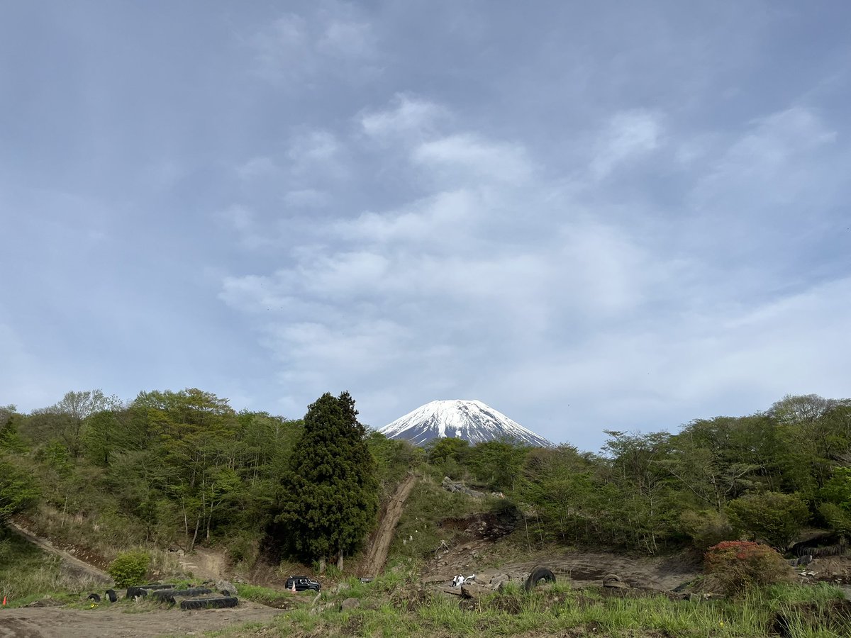 DS23XG's tweet photo. GWの富士ヶ嶺の新緑はリラックス効果抜群🌳 https://t.co/bOM22iKt9A