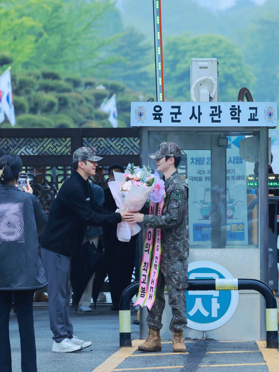 댕우 발끝ㅋㅋ 진짜 큐트🥹