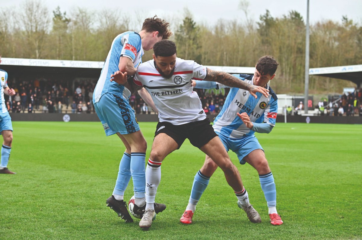 FootyWeekends's tweet photo. @Hednesford_Town are going for promotion on Monday in front of a packed home crowd in their play-off final!
We profile a matchday at the club across 5 pages in the latest issue of Football Weekends magazine. On sale now in newsagents and via https://t.co/0jeVV40WCz https://t.co/izUtjyR1Si