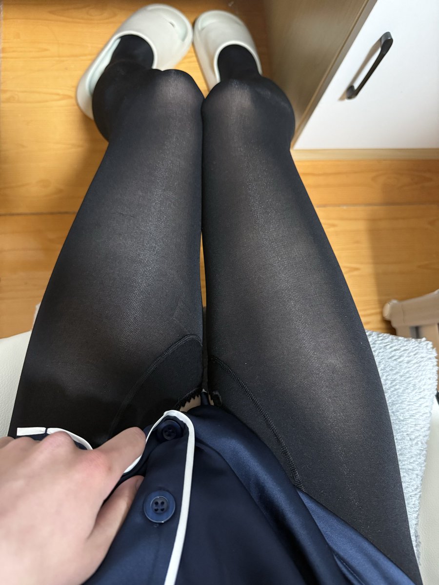 888o666's tweet photo. 就这样在宿舍发骚 
谁想要的原味～
#伪娘 #母狗 #骚逼母狗 https://t.co/w5UGlkiWbY