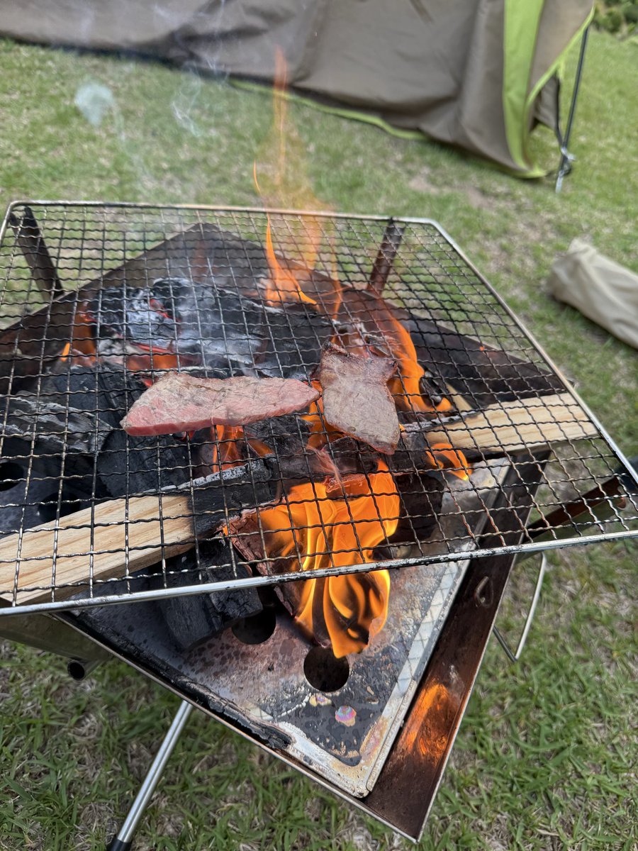 数年ぶりのGWだったので、休みっぽいことしました⛺️

予報になかった雨が降ってきてめっちゃ早朝に切り上げた☔️

まぁ、これも良い思い出