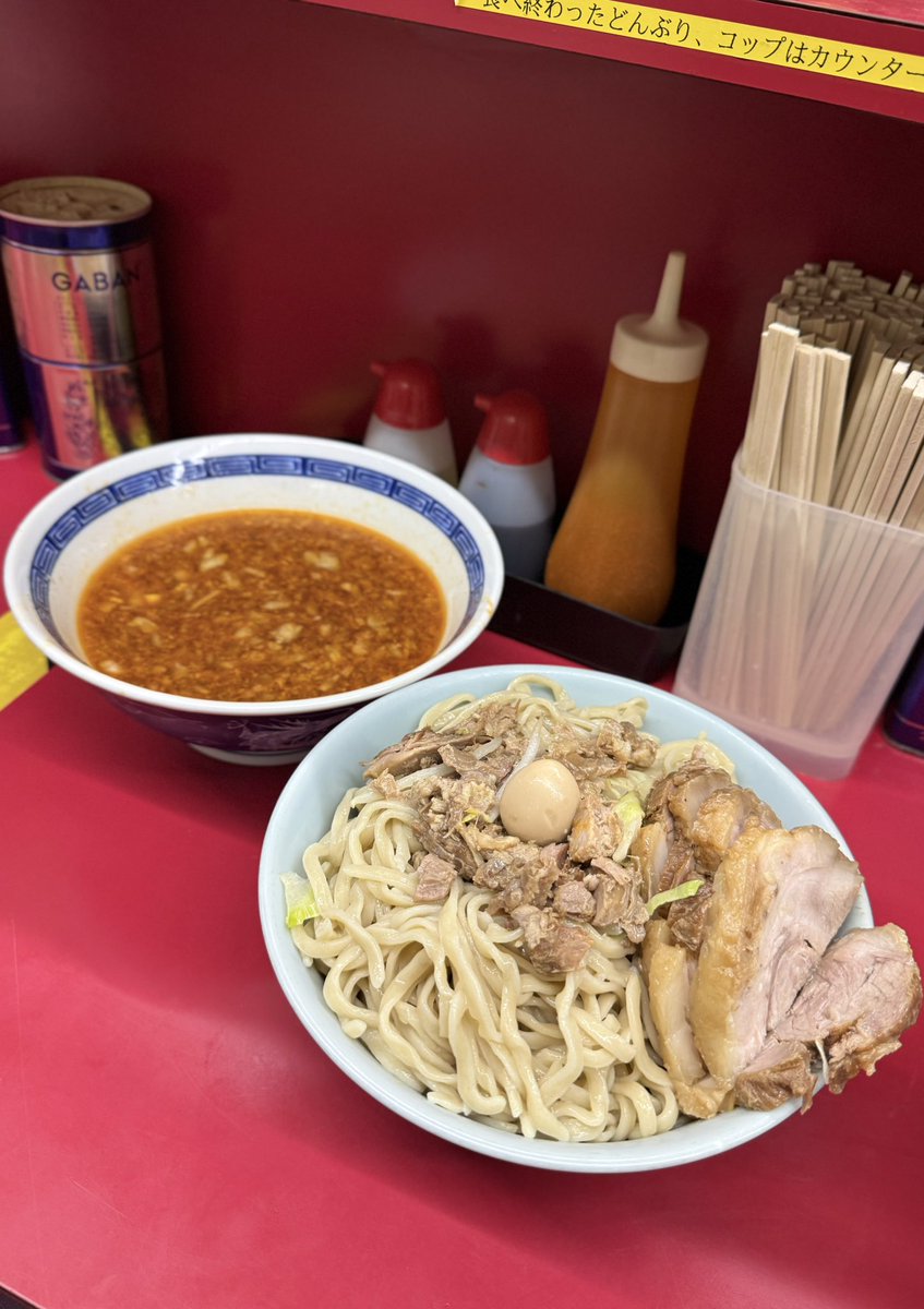 ラーメン二郎 中山駅前店

小ラーメン ぶた5枚
ニラキムチ

トマたまつけ麺 チーズ入り
小 ぶた5枚