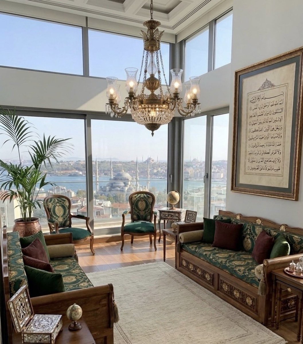 karnavallkizi's tweet photo. Ruhsuz minimalizm furyasına karşı bizim evlerimiz, zevklerimiz… Because less is not always more; detay dediğin hatıra, biraz da ihtişamdır. https://t.co/72T4dtlKtU