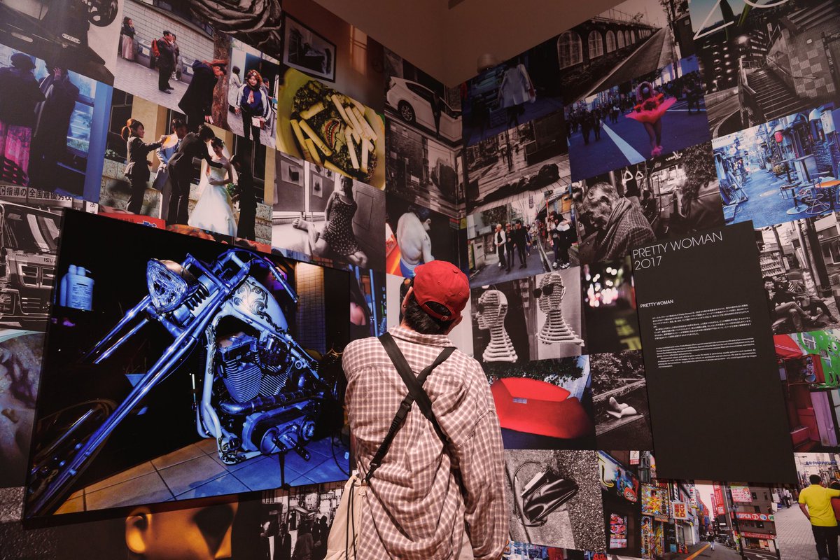 kyotographie_'s tweet photo. 【2026 MAIN PROGRAM [8] Daido Moriyama】
世界でも名を馳せる森山大道の作品と共に雑誌や写真集などのメディウムにも焦点を当て、ラディカルかつ精力的なその軌跡を全方位にたどる。

[8] 森山大道
「A Retrospective」
Presented by Sigma @Sigma_Japan 
Exhibition organised by KYOTOGRAPHIE and Instituto Moreira Salles @imoreirasalles 
In collaboration with Daido Moriyama Photo Foundation  
キュレーター：チアゴ・ノゲイラ 
セノグラファー：おおうちおさむ 

📅 2026年4月18日（土）ー5月17日（日）
📍 京都市京セラ美術館 本館 南回廊 2階 
🕔10:00–18:00
🛏️休館日：4月20日（月）27日（月）5月11日（月）
🎟️ ¥ 1,500 / ¥ 800 （一般 / 学生）

—————————

A comprehensive survey of the internationally renowned, radical photographer's prolific career, with a focus on the magazines and photobooks that shaped it.

[8] Daido Moriyama
“A Retrospective”
Presented by Sigma
Exhibition organised by KYOTOGRAPHIE and Instituto Moreira Salles
In collaboration with Daido Moriyama Photo Foundation 
Curated by Thyago Nogueira
Scenography: Osamu Ouchi

📅 2026.04.18 (Sat) - 05.17 (Sun)
📍Kyoto City KYOCERA Museum of Art, Main Building South Wing 2F
🕔10:00–18:00
🛏️ Closed: April 20 (Mon) 27 (Mon) May 11 (Mon)
🎟️ ¥ 1,500 / ¥ 800 (General / Student)

📸 1,2 Hiroshi Yamauchi; 3,4 Lan WenLin