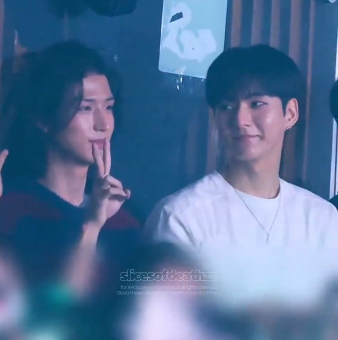 디 tweet media