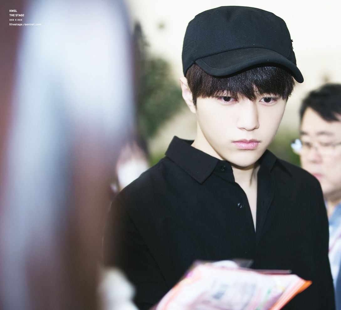 kmsL_ove_4ever's tweet image. #김명수 #명수 #L #엘  #INFINITE #인피니트
20150504                          20260503

모자🙆‍♂️                                           모자🙅‍♂️