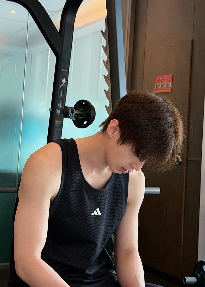 varoslate's tweet photo. Currently immersed in witnessing the destructive power. time to hit the court and switch on sweat mode. https://t.co/jkowqIxQ3P