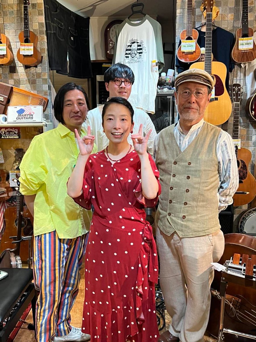 きつねのトンプソン tweet media