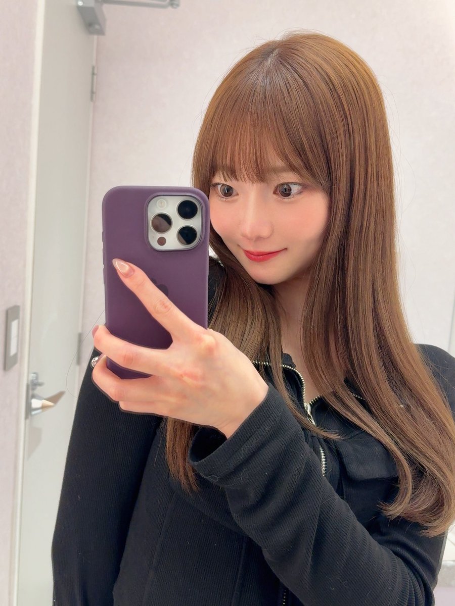 hana tweet media