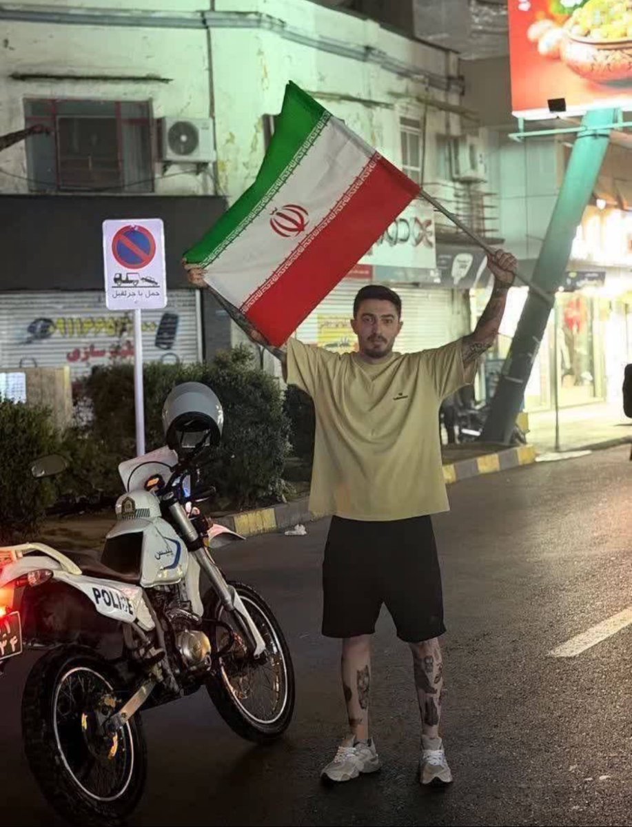میمونه بالا و
میره آره بالاتر🔥👆🏻