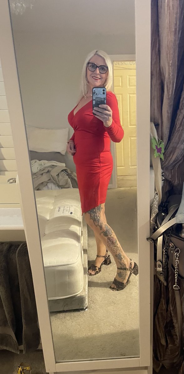 blingaramamamma's tweet image. #saturdaynight #selfie #weekend #reddress #dancing
