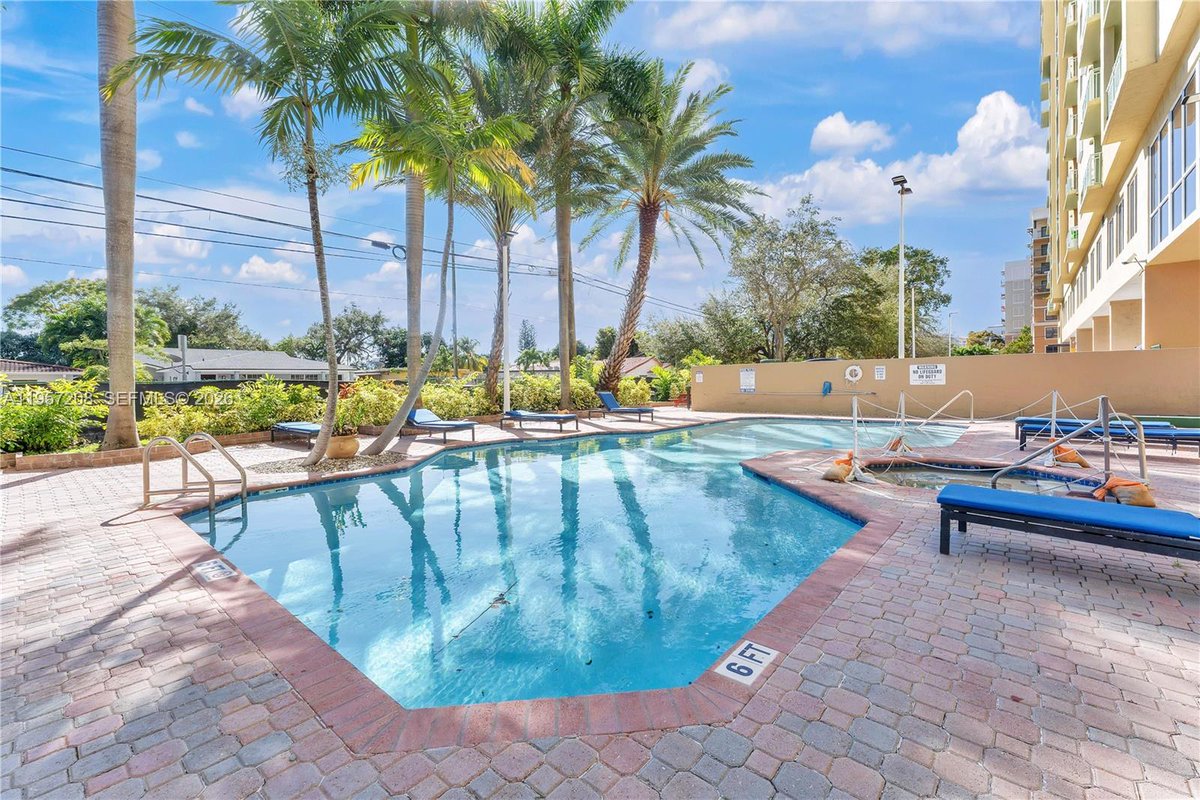 coral_manager's tweet image. Florida real estate is heating up — not slowing down. 🌴🏡
With $10.4B in international purchases and strong tourism, Florida remains a top investment market for 2025. 💰
Thinking of buying or investing? DM me to get started. 📲

#FloridaRealEstate #InvestInFlorida #RealEstate