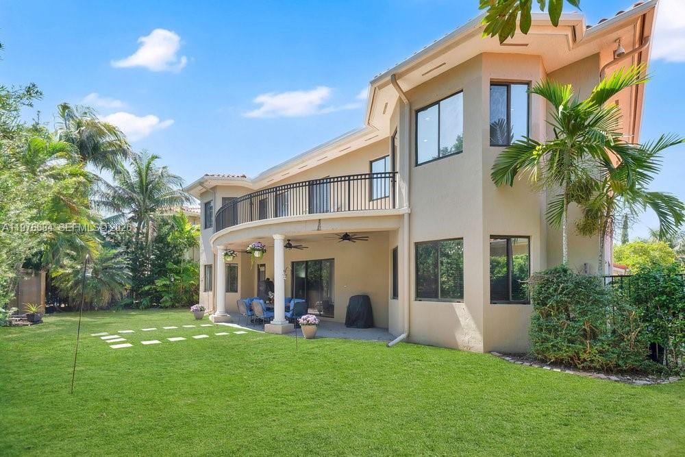 coral_manager's tweet image. Florida real estate is heating up — not slowing down. 🌴🏡
With $10.4B in international purchases and strong tourism, Florida remains a top investment market for 2025. 💰
Thinking of buying or investing? DM me to get started. 📲

#FloridaRealEstate #InvestInFlorida #RealEstate