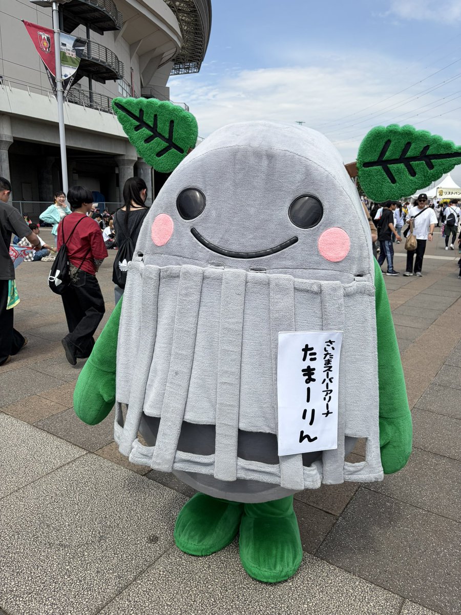 ymadknpc's tweet photo. ずっと気になってた、名誉伝説とレトロリロンとLavt、音源だけじゃなくライブも好みな感じで楽しかった！
スーパー登山部もかなり好みで癒された！
どれもワンマン行ってみたい
 #ビバラ https://t.co/fs8INWGirz
