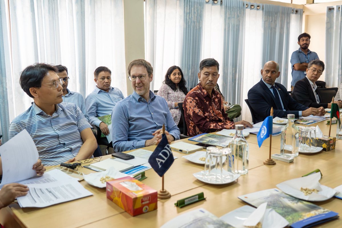 stefanliller's tweet photo. A meaningful visit to the beautifully diverse #ChittagongHillTracts with Hon’ble CHT Affairs Minister Dipen Dewan, alongside @CanHCBangladesh 🇨🇦, @MofaJapan_en 🇯🇵, @ADB_HQ & @BDMOFA 🇧🇩.

Rain-soaked stops at UNDP and ADB programme sites showed both the resilience and vulnerabilities of communities across rural areas and municipalities. 

We also inaugurated a Japan-supported infectious waste management facility at Rangamati District Hospital - part of a wider assistance to 17 local hospitals.

Pleased that @UNDP 🇺🇳 could provide a platform bringing together government, IFIs, bilateral partners and local stakeholders in a collective effort to advance sustained, inclusive development across the region.