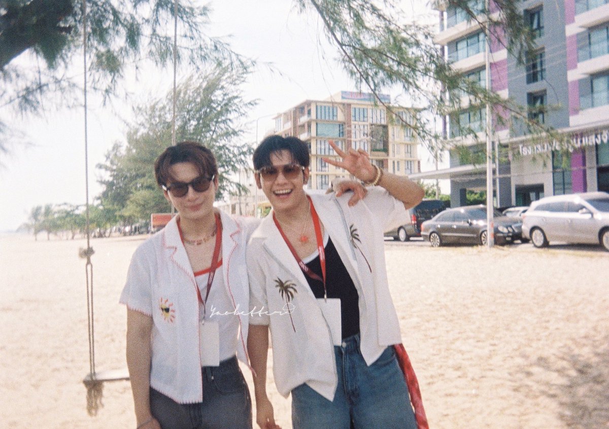 Yaobetter's tweet photo. Pictures are the greatest magic of memory🫶🏻
@kristtps @stjinx_maya 

#GarnierMenSotusTripxKristSingtoD1
#KristSingto #คริสสิงโต https://t.co/5sabPqT3Qh