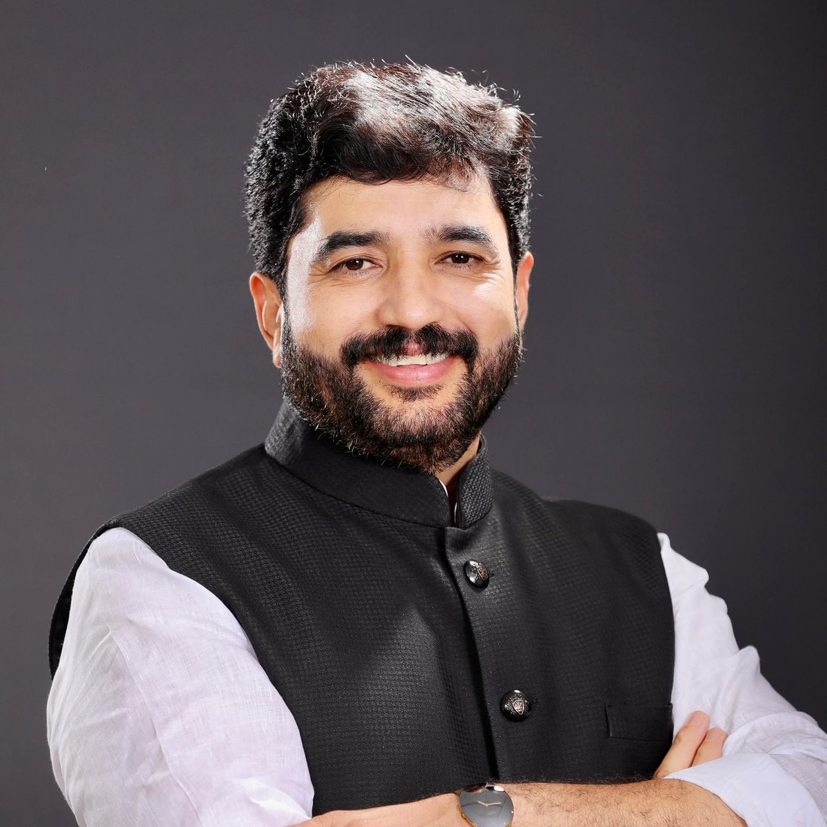 Drajeetgopchade's tweet image. महाराष्ट्र ऑलिम्पिक असोसिएशनच्या अध्यक्षपदी निवड झाल्याबद्दल केंद्रीय राज्यमंत्री मुरलीधर मोहोळ यांचे मनःपूर्वक अभिनंदन!

#MurlidharMohol
​#MaharashtraSports  #Olympics

@mohol_murlidhar