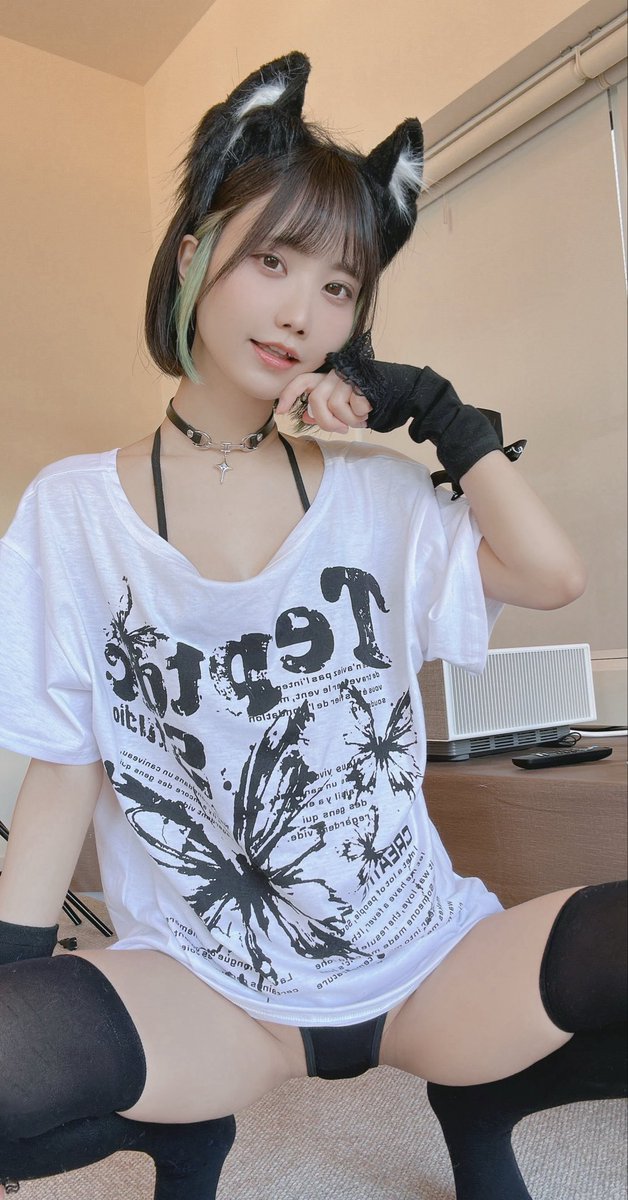 🐱🖤 https://t.co/Sdqm7nKIT1