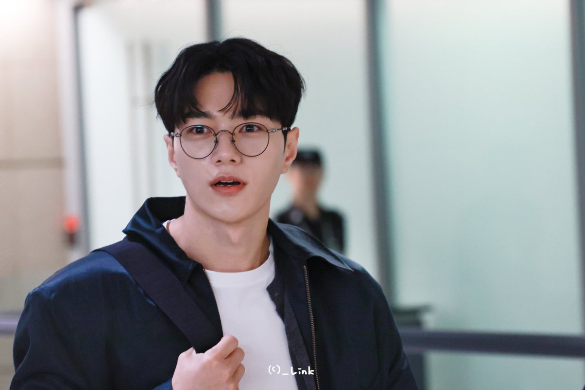 kmsL_ove_4ever's tweet image. #김명수 #명수 #L #엘  #INFINITE #인피니트
2020&amp;amp;2026
👓

으른미 속에 낭낭한 소년미로
뭘 갖고와도 오늘같어