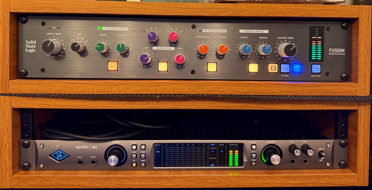 OkkyMnp's tweet image. 鍵盤（MP7SE, XK-4, HeadRush）をSSL SiX → Fusion → Apollo X6の順で贅沢にフル投入。

ぶっちゃけアホほど音良くなったけど、これ正解…？笑
ミックスより「プレイヤー目線」の研究用セットアップだけど、弾くのが楽しすぎて止まらん。(  ¯¯ )ᐝ

#SSL #SSLFusion #UAD #StudioSetup #DAW