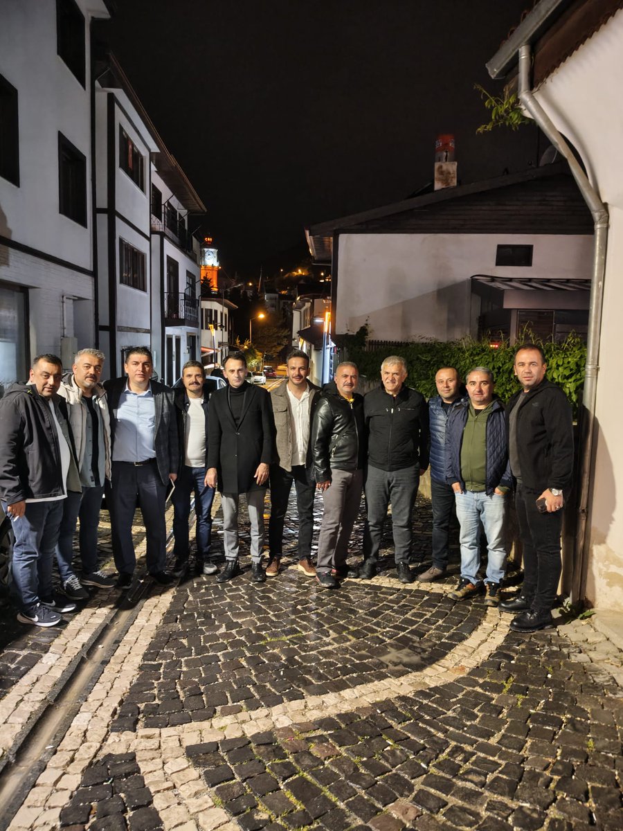 ahasanpasaoglu's tweet photo. İstişarelerimiz devam ediyor. 
Kurucular Kurulu üyemiz Ali Uzay Sarı , Merkez Disiplin Kurulu üyemiz Mustafa Kaplan , Tokat Şube Başkanımız Seyfi Karslı, Yozgat Şube Başkanımız Selim Tanış , Amasya İl Temsilcimiz  TC Agah Çiçek  Çorum İl Temsilcimiz Sefa Arduç , yönetici ve delegelerimizle geleceğe dönük hasbihal ettik. 
Birlikte Başaracağız...