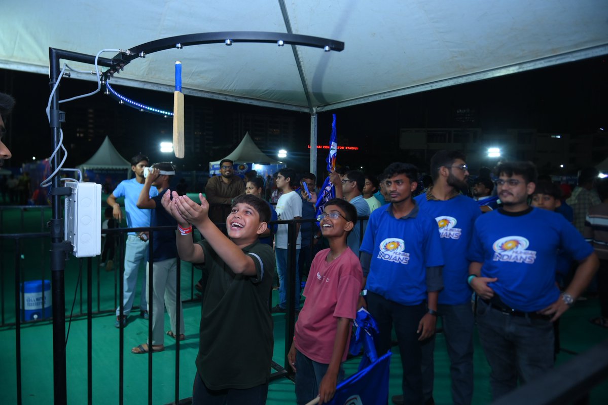 IPL's tweet image. Every corner brought the noise 👏🔥

#Chamba, #Surat, #Solapur, #Tiruchirappalli &amp;amp; #Siliguri turned the #TATAIPL Fan Park into a celebration 💥

Head to your nearest Fan Park now to experience the pure love for the game ❤️

#FanParks2026