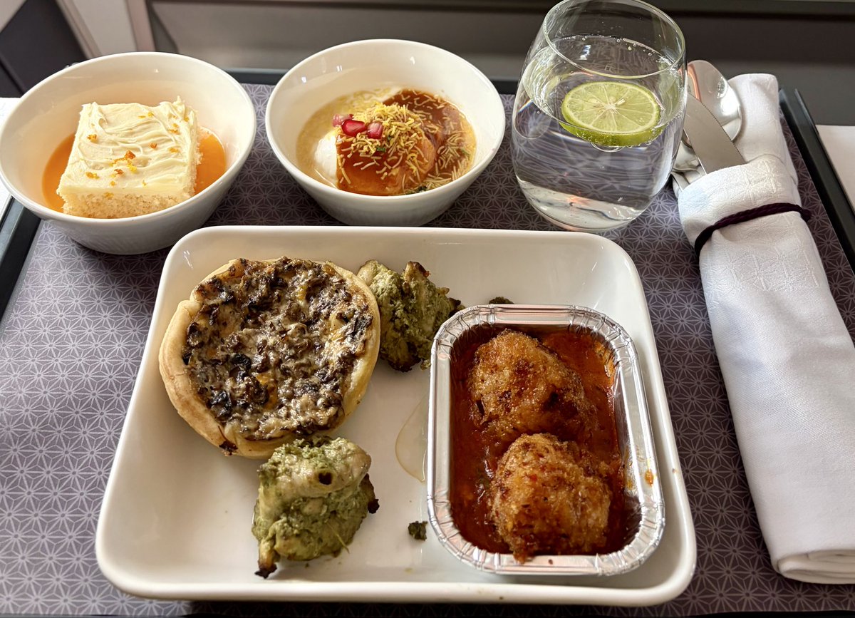OntheRoadAJ's tweet image. Today’s unusual ✈️ food cuisine-combo. Reminded of some United Nations sub-committee drafts to ensure all included!😅

French Quiche
Afghani Tikka
Italian Arancini
Indian Dahi Bhalla

And orange chocolate brownie that could be anywhere from Sydney to Seattle!😂

#AvGeek #foodie