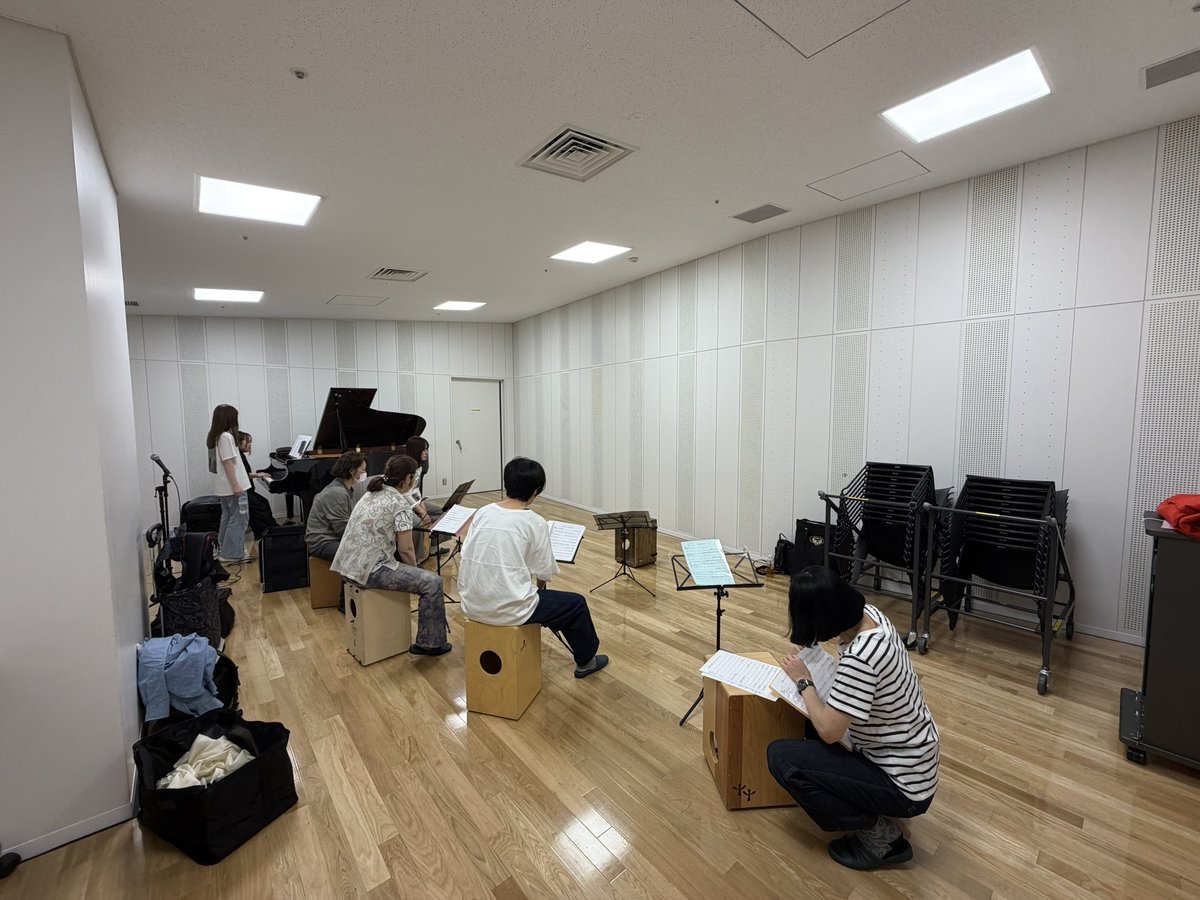 jpk_perc's tweet photo. 昨日は来週の本番に向けてカホンサークルのリハーサルでした！ https://t.co/ZTloAspT5X