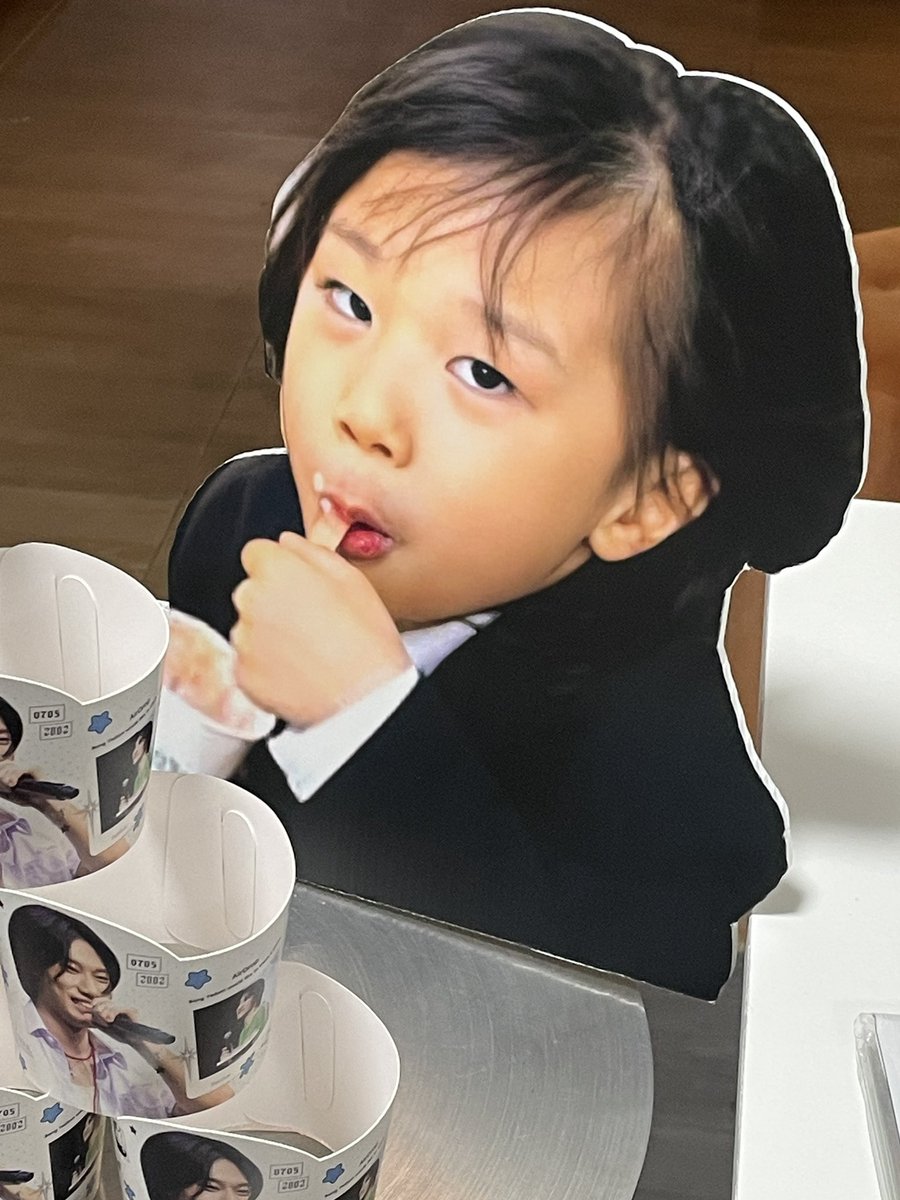 jungjira5's tweet photo. 🎉 🎂 📷 🎤 🎹

 #damiebirthlyrics #รีวิวbyn https://t.co/jhRJtL0Uzl