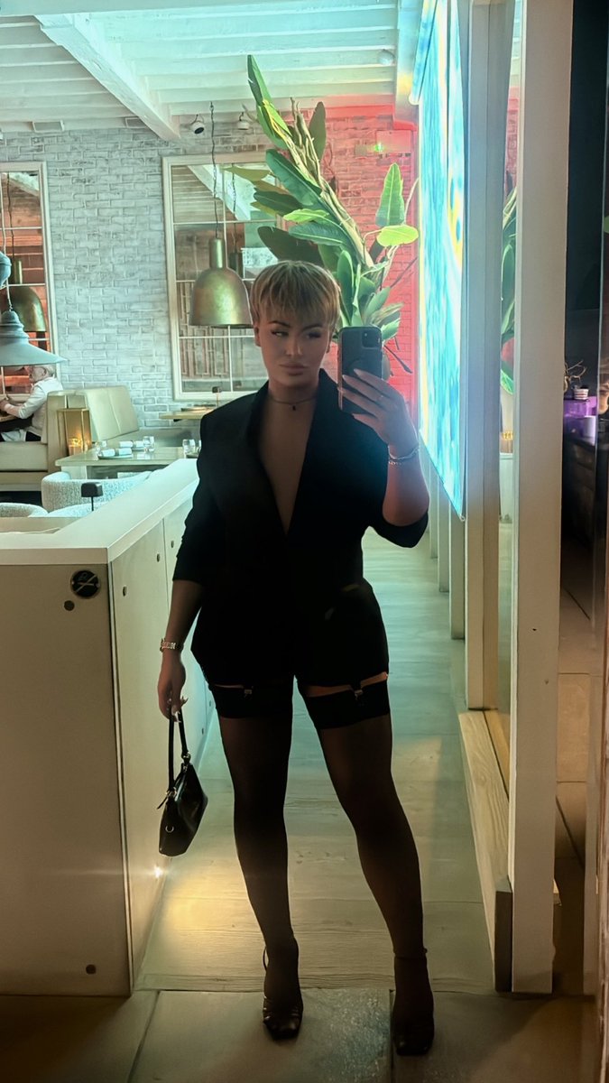 dazwutt's tweet image. Causing Trouble 🐈‍⬛ #femboy #makeup #fashion