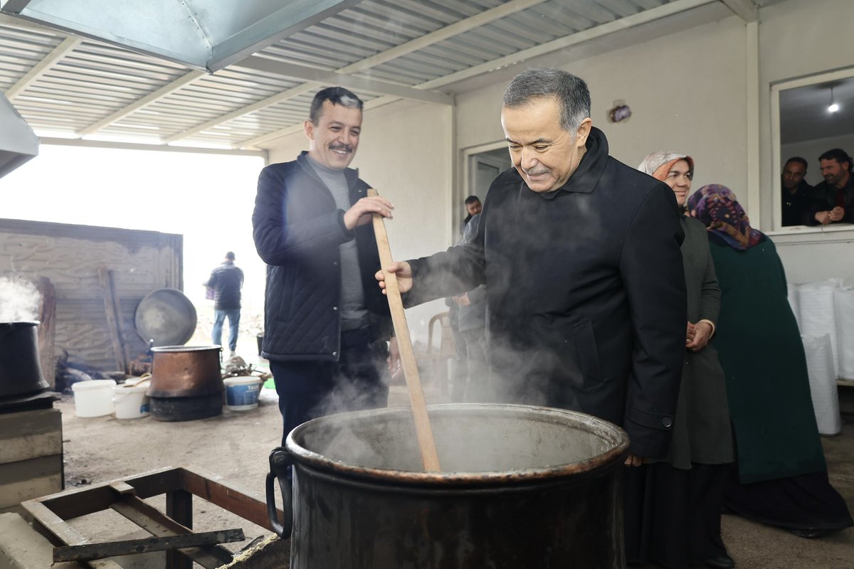 akpartiaksaray's tweet photo. 📍 Hıdırellez Şenliği – Çeltek Köyü

“Sahip olduğumuz en büyük zenginlik; birliğimiz, beraberliğimiz ve kardeşliğimizdir.”

İl Başkanımız Hamza Aktürk, Milletvekilimiz Cengiz Aydoğdu, Merkez İlçe Başkanımız Muammer Gür-
@abuyukgumus 
@ahmetcolakoglu0 
@Ademcalkin 
@akturkhamza https://t.co/PGAojFQjGV