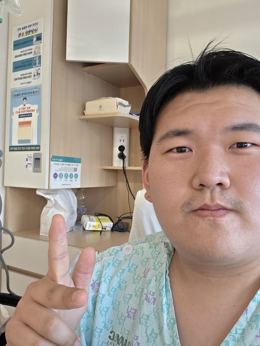 junu97_'s tweet photo. 안 궁금하실 근황
췌장염으로 2주간 병원생활 후 살아남 https://t.co/pJQxylKcyl