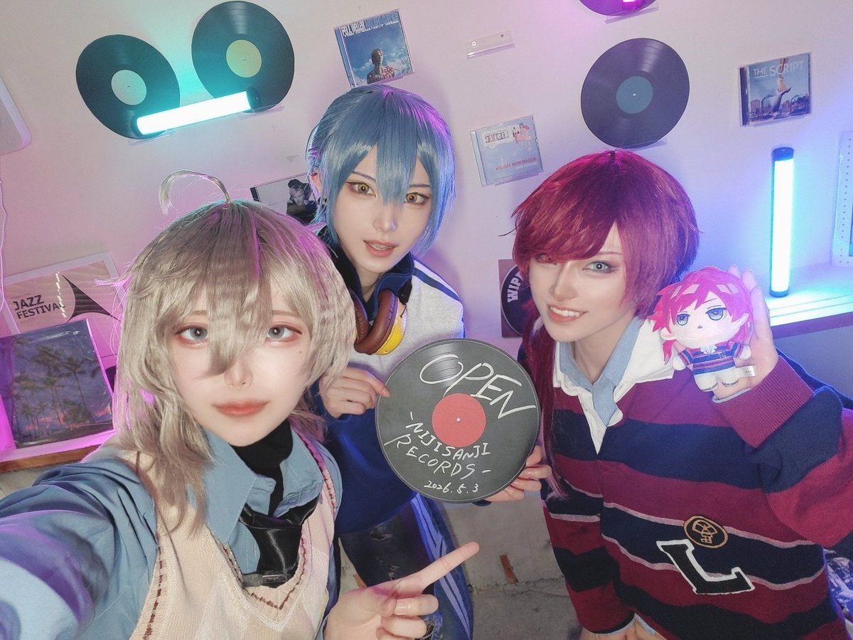あずち tweet media