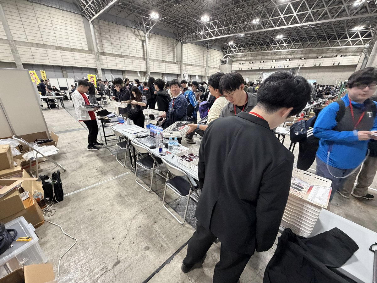 ロバートR ❖ RobertR tweet media