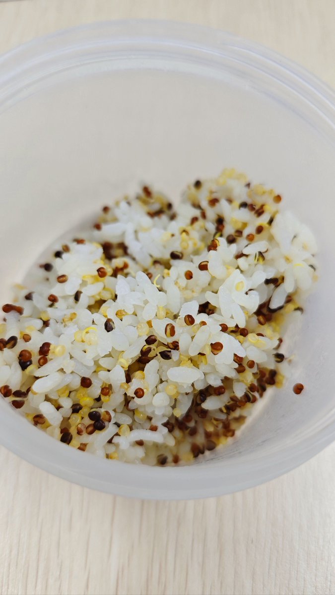 Efecan54410337's tweet image. Organic Quinoa Taste Test   Cooked in 10 mins (no soaking!), fluffy texture, nutty flavor. Perfect for bowls/salads.  Non-GMO, gluten-free. Pro tip: Add a pinch of salt for extra depth! #HealthyEats #PlantBased #FoodReview