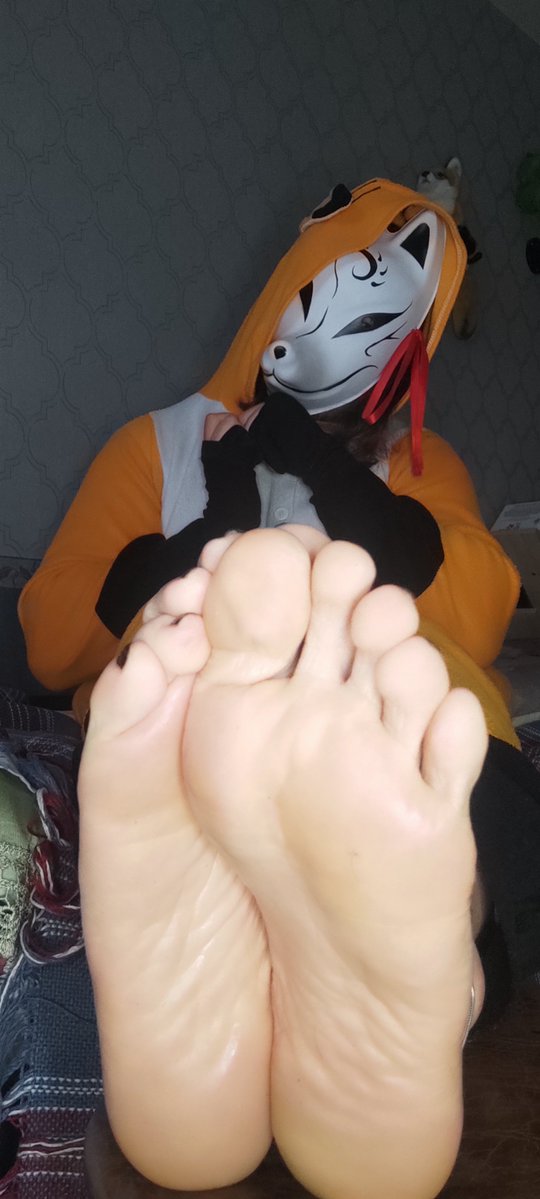 RobinTheFox🔞 tweet media
