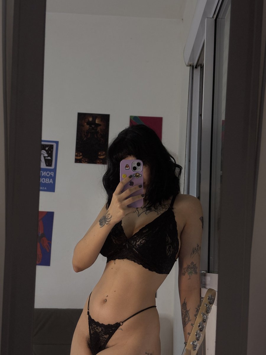 𝔉𝔩𝔞𝔳𝔦𝔞 𝔖𝔞𝔩𝔢𝔰 tweet media