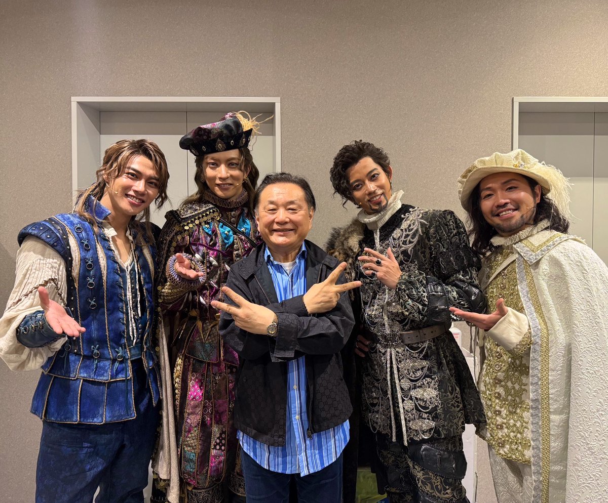 AKITO_SOLIDEMO's tweet photo. ミュージカル『レイディ・ベス』
愛知公演、初日の幕が上がりました！

皆さんありがとうございました😌

新鮮に、更に愛おしく！
この作品を生きられました！

アフタートークも
ありがとうございました^ ^

小池さんからのメッセージは
胸熱で嬉しかった。
これからも頑張ります🔥

#レイディ・ベス https://t.co/1vmSGrFZG2