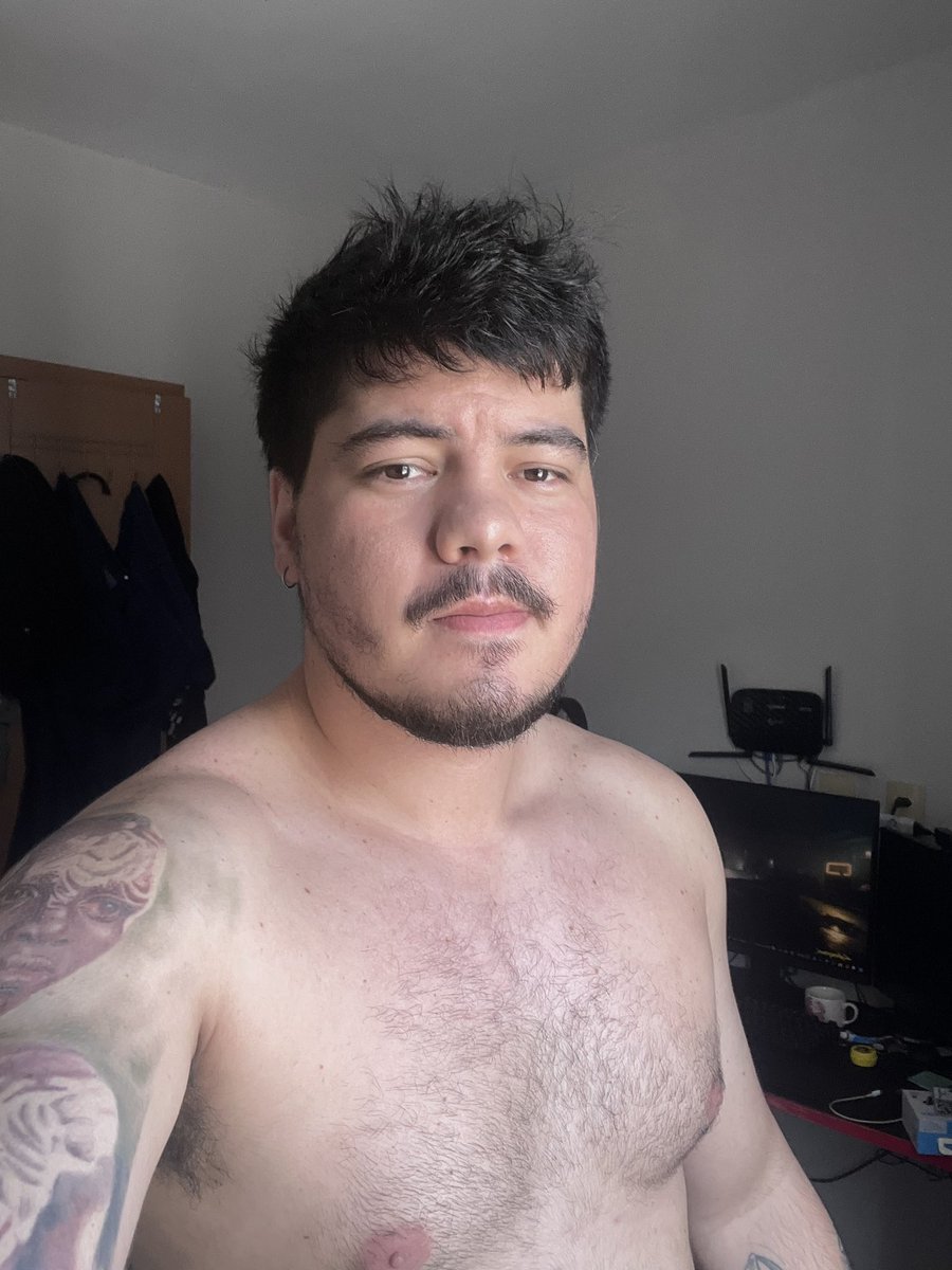 imdnlm's tweet photo. O travesseiro tá ficando cada vez mais confortável https://t.co/wLrqAqAj4v