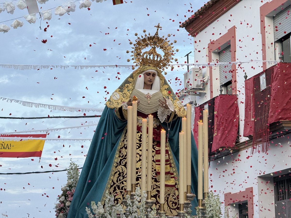 soberanoalcala's tweet photo. En la tarde de ayer, Nuestra Madre María Santísima de la Caridad recorrió en Rosario Vespertino las calles de nuestra feligresía. https://t.co/sS29WZcrFZ