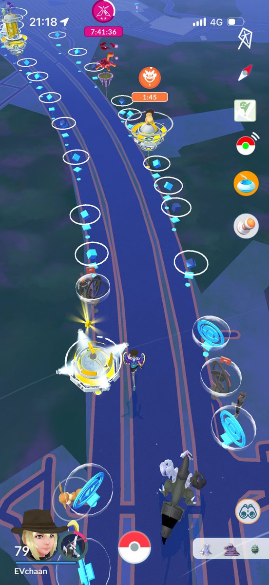 EVchaaan's tweet image. 成田空港の近くのポケストがいっぱいある道路。ここ初めて通った！凄いね😳
車だと全然回せないけどなんか楽しい。

#ポケモンGO 
#PokemonGO