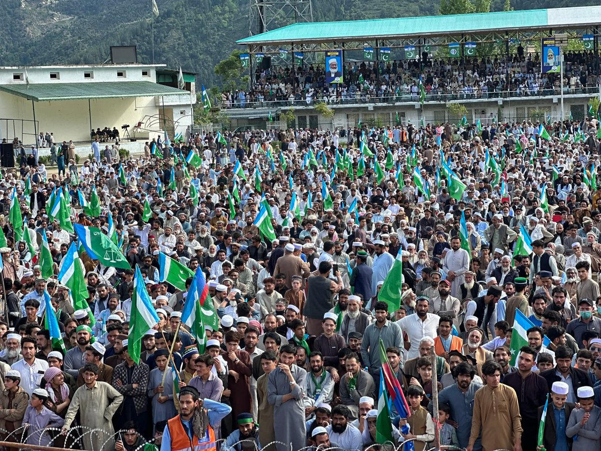 Inayat01's tweet photo. آج ضلع دیر اپر میں جماعت اسلامی کا جلسہ عام عوامی طاقت کا واضح ثبوت ہے۔ ہزاروں افراد کی شرکت نے ثابت کیا کہ لوگ اب تبدیلی چاہتے ہیں اور جماعت اسلامی پر اعتماد رکھتے ہیں۔
#JI_JalsaDirUpper https://t.co/IGYSPCtmtN